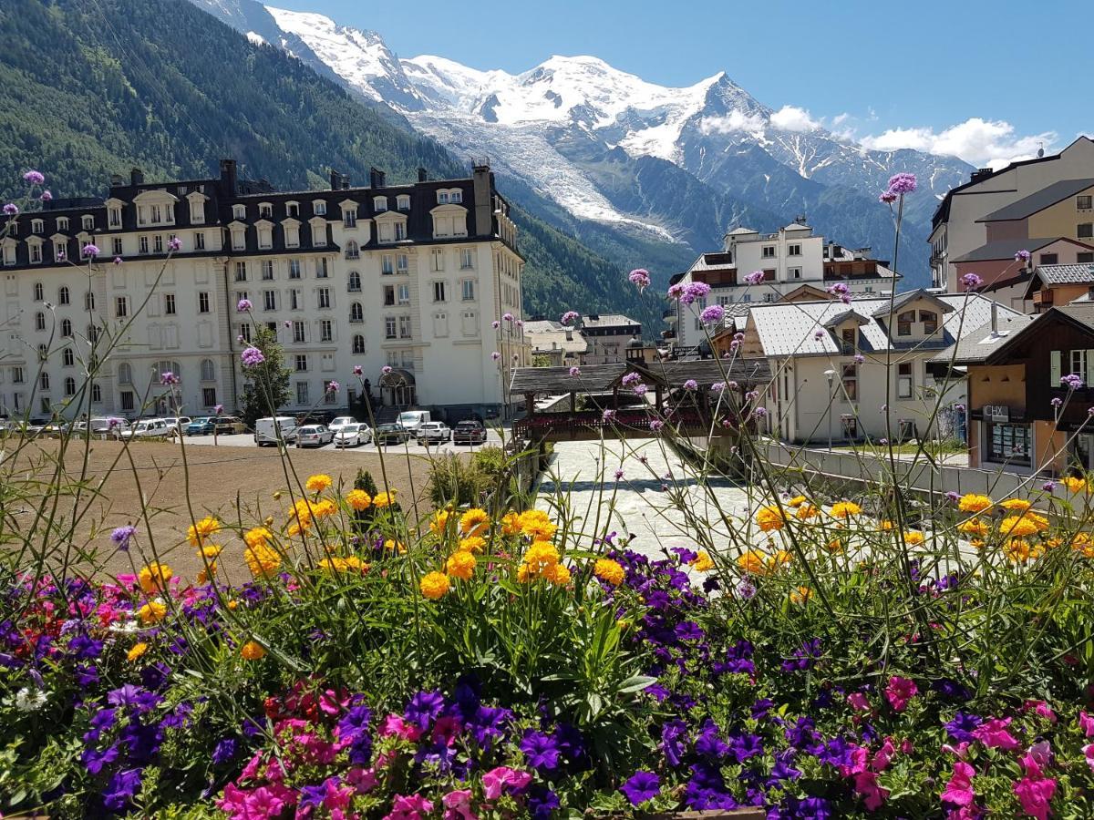 Vue Brevent Sublime En Centre Ville Avec Parking Prive Chamonix Exteriör bild